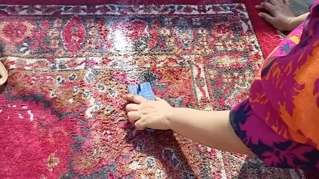 Ammi or mene mil kr wash kia carpet. or rat k khany me khaya aj chicken tikka ?? смотреть онлайн