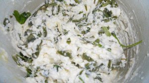 Запеканка из творога и сыра с зеленью
