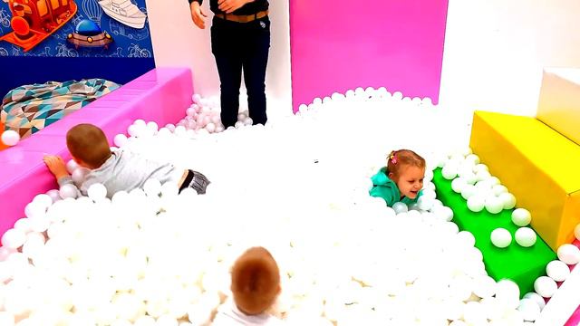 Outdoor Playground For kids / Educational Video for Toddlers смотреть онлайн