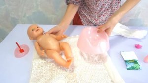 Baby Born Doll Eats, Changes Diapers and Playing  Беби Борн Кушает, Меняет Памперс и Идет Гулять