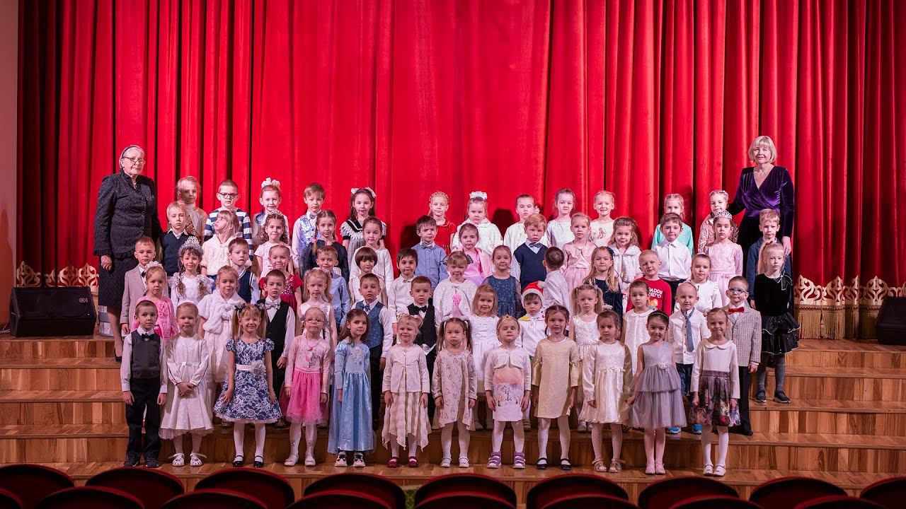 Новогоднее выступление хора "Снежинка" (1 часть) смотреть онлайн
