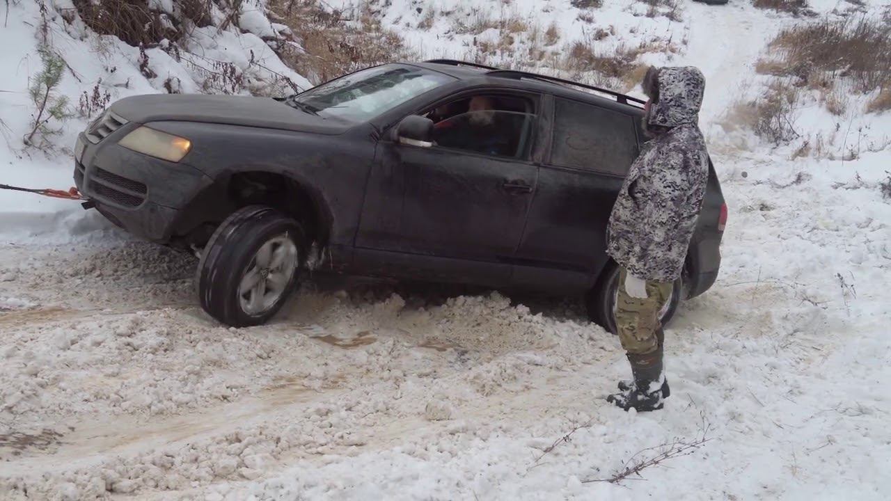 Сложный день для Туарэга. Кватро Москвич, Skoda Yeti, Kyron, Ford Escape, Нивы, УАЗы и др. смотреть онлайн