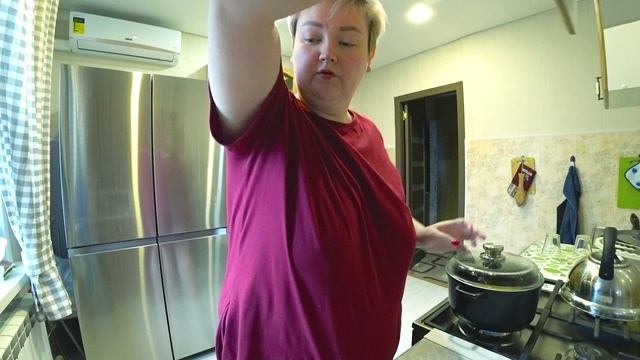 Встала в плохом настроении, довели! Пол ночи не спала, у Вована всё отменилось! Готовлю обед Влог