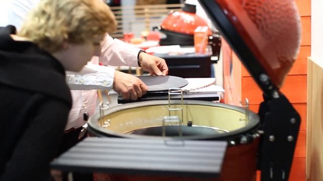 Обзор керамического угольного гриля Kamado Joe Classic III смотреть онлайн