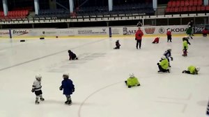 Первая тренировка на льду!)) Дебют карапузов - детишки-хоккеисты 5-6 лет