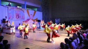 Зажигательный народный танец под задорные частушки