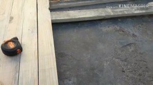 Меняем старый забор на новый.