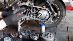 Yamaha Cygnus 125 4T scooter CVT, carburetor repair / porlasztó, hajtás javítás