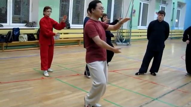 Ван Лин Снующий челнок направо и налево [1] смотреть онлайн