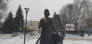 ИННА ЧУРИКОВА СКУЛЬПТУРА К ФИЛЬМУ НАЧАЛО
