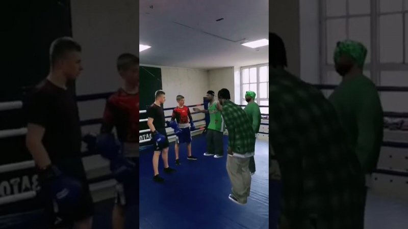 Общуга в зале