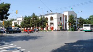 Акыш Сапаров - в Ашхабаде в 1-ом парке....