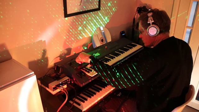 Yamaha CS1x synthesizer Ambient demo "Galaxy constellations" смотреть онлайн