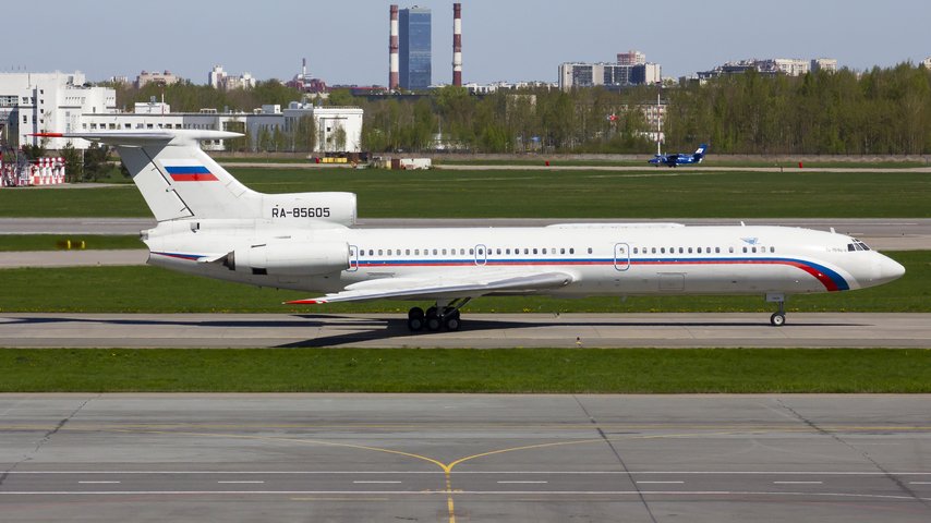 Взлет Ту-154Б-2 из Пулково