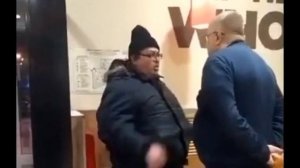 Буркер кинг гово. Мужик орет бургер кинг гово. (оригинал)