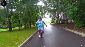 Обучение девушки на моноколесе