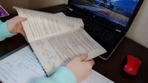 КАК УЧИТЬСЯ НА ОДНИ ПЯТЕРКИ//maliza #учиться #учёба