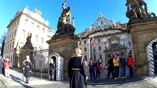 PENTAX WG-M1 프라하 대통령궁 보초병 교대식 смотреть онлайн