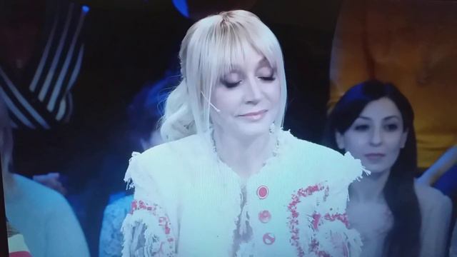 Пугачева начала курить глядя на актрис. Сегодня вечером. Алла Пугачева: жизнь как кино.