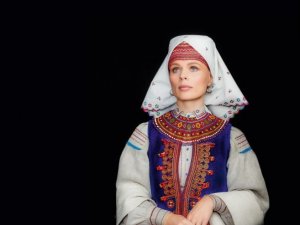 Упоротая заставляет русских учить иврит.