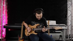 КАКОЙ СУПЕРСТРАТ-ЛУЧШИЙ? Сравниваем IBANEZ, CHARVEL и SUHR