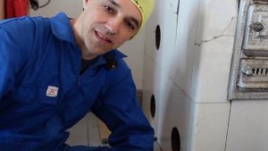 Это нужно делать каждому хозяину кирпичной печи. Чистка печных каналов.