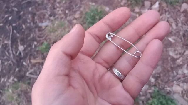 Как защититься от порчи и от сглаза булавкой самостоятельно