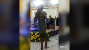 Cantora Paula Evangelista, Louvando na Festividade de Senhores, em Itabuna!