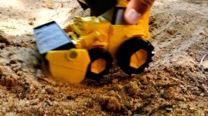 Машины -Помощники - Экскаватор, подъемный кран,  бульдозер