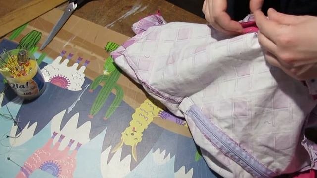 DIY переделка старой детской одежды.видео 3.