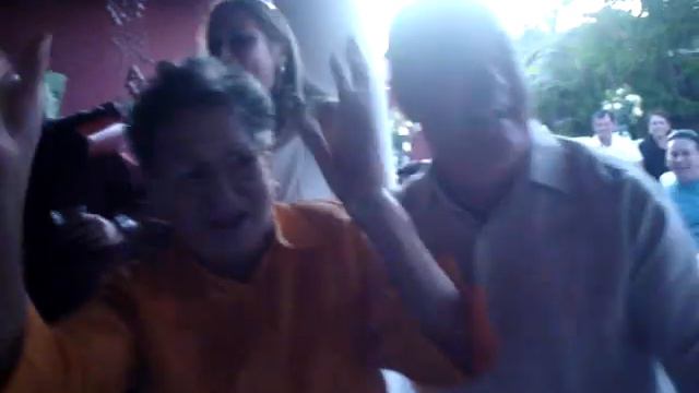 FIESTA DESPUES DEL BAUTIZO , EN CASA DE DANNI Y ACACIA смотреть онлайн