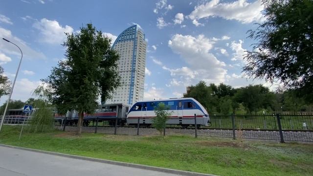 Большой обзор BMW X1 от Дениса Митюшова, Автосалон Boston смотреть онлайн