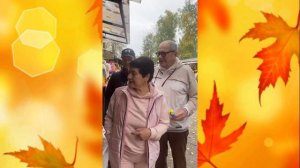 Эммануил Виторган с женой Ириной Млодик закупилась на рынке в Угличе