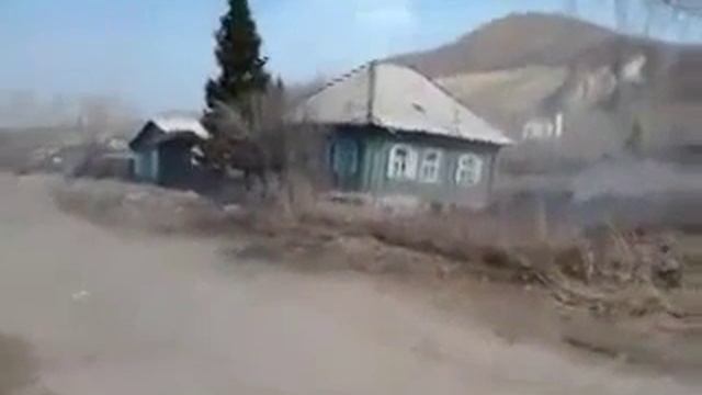 Жилой дом провалился под землю
