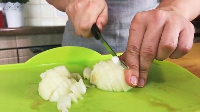 Аппетитный салат с нутом и овощами