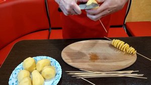 КАК ПРИГОТОВИТЬ КАРТОФЕЛЬ "СПИРАЛЬКА" В ДУХОВКЕ #запеченныйкартофель#potatochips#картофельныечипсы