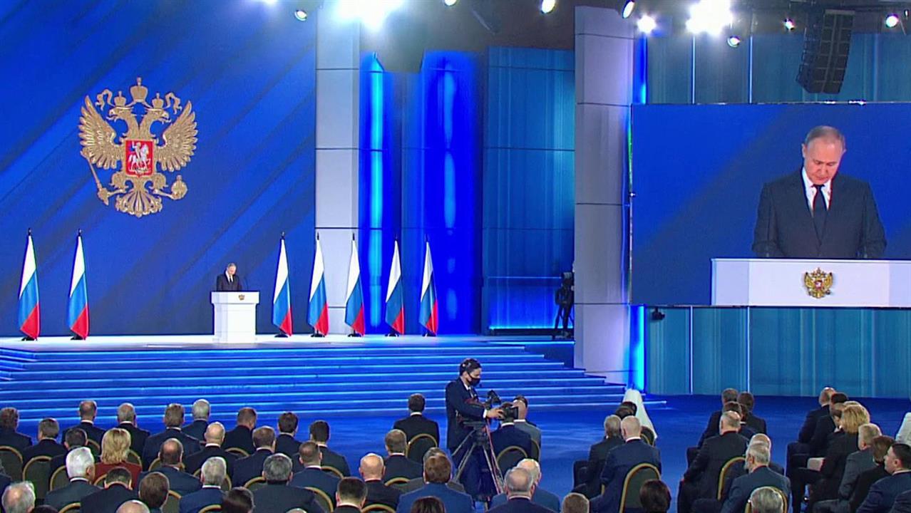 Владимир Путин призвал ускорить принятие закона о ...енности владельцев предприятий за вред экологии