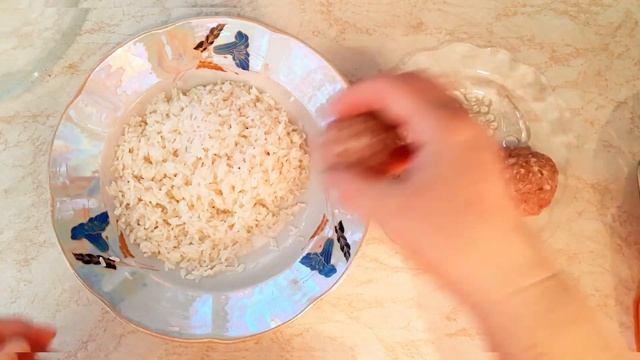 ПЕРЛОВКА с ЛУКОМ и МОРКОВЬЮ,мясными шариками,вкусно  и сытно.