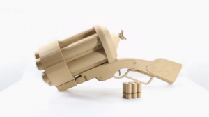 Поделка из картона крутой большой пистолет.