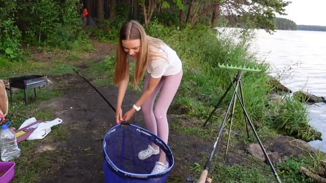ОГРОМНЫЕ ЛЕЩИ. Рыбалка с ночевкой на Белоярском водохранилище. Ловлю на фидер.