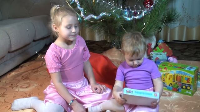 Открываем мешок Деда Мороза c Новогодними подарками. Christmas gifts