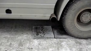 Испытание на прочность тротуарной плиты БМП 6К3 и 6К7.MPG