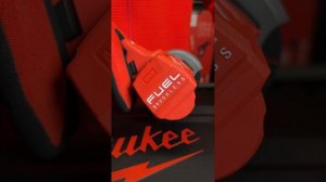 Компактная отрезная аккумуляторная машина Milwaukee M12 FCOT-422X FUEL. Мегамастер.