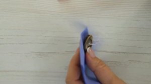 Пришивание пуговицы с двумя дырками