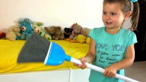 Маша и её монстр под кроватью.