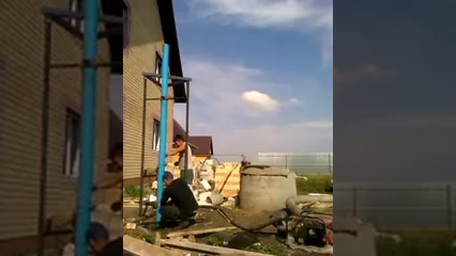 Бурение. Скважина на воду.Вынимаем трубы из под земли. смотреть онлайн