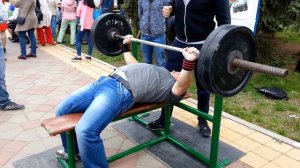 Жим лёжа 100 кг на разы.