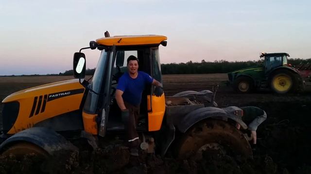 Трактор Подготовка к посеву, Ленинградская область Лужский район д. Торошковичи смотреть онлайн