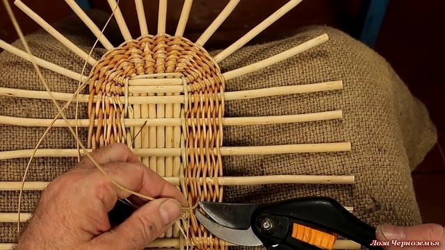 Как сплести КОРЗИНУ СУНДУЧОК с крышкой с двумя ручками из лозы, ивового прута часть-2