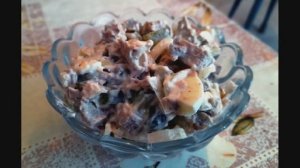 Салат с мясом и солеными огурцами